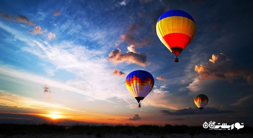 سرگرمی پرواز با بالن هوای گرم در دبی شهر امارات متحده عربی کشور دبی
