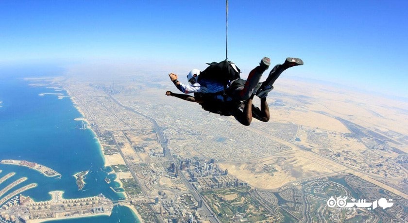 اسکای دایوینگ یا چتر بازی -  شهر دبی