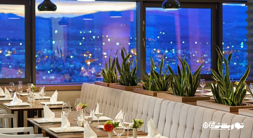 نمای رستوران بین المللی کاوانیا