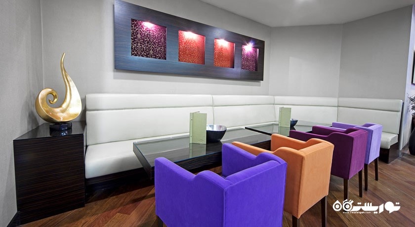 محوطه نشیمن لابی بار هتل