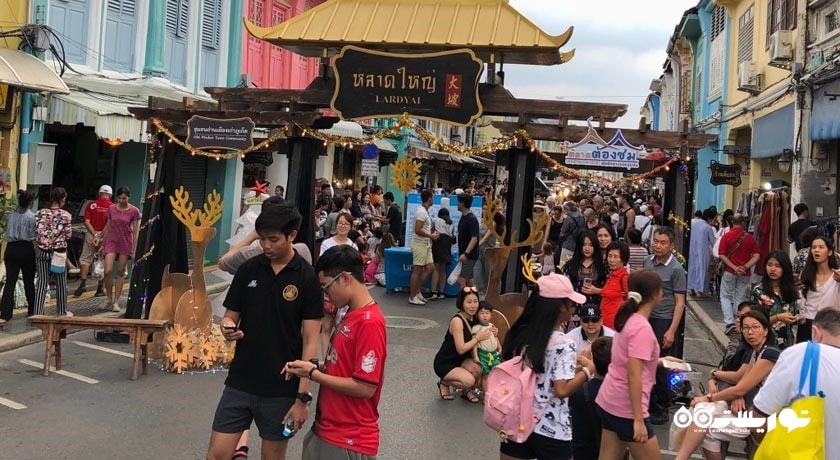 مرکز خرید بازار واکینگ استریت پوکت شهر تایلند کشور پوکت