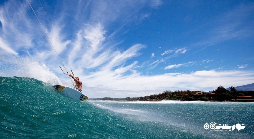 سرگرمی موج سواری با کایت سرفینگ شهر تایلند کشور پوکت