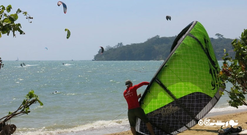 سرگرمی موج سواری با کایت سرفینگ شهر تایلند کشور پوکت