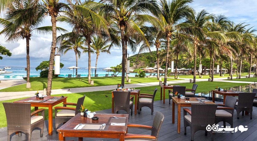 محوطه فضای باز ارت کافه