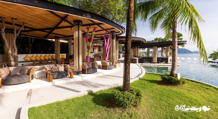 نمای کلی از پول بار ایج