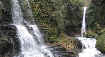  آبشار دوقلوی زمرد حویق شهرستان گیلان استان تالش (طوالش)