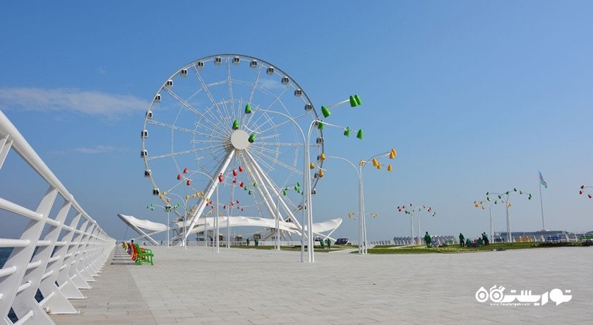 سرگرمی چرخ و فلک باکو شهر آذربایجان کشور باکو