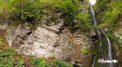  آبشار آلوچال شهرستان سمنان استان شاهرود	