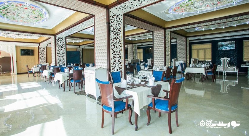نمایی دیگر از رستوران امرالد