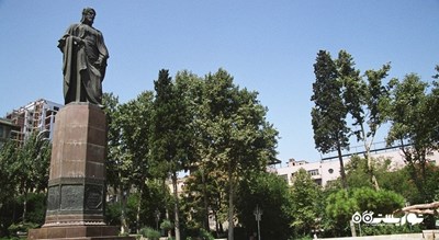  بنای یادبود نظامی گنجوی شهر آذربایجان کشور باکو