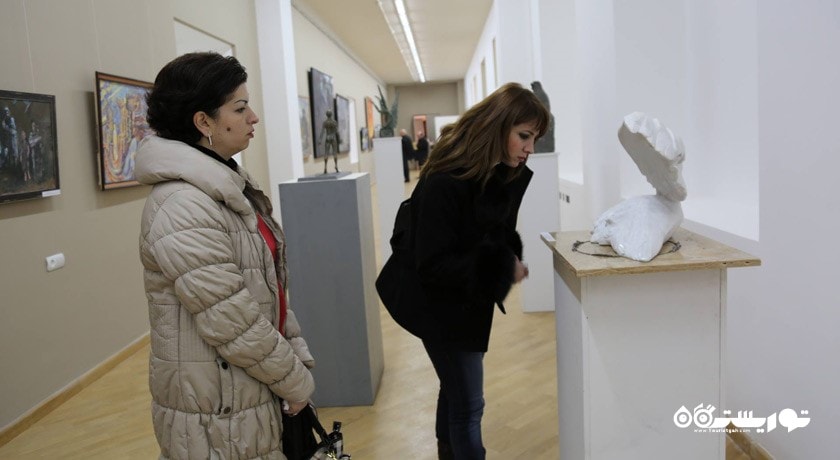  موزه هنر و ادبیات چارنتس شهر ارمنستان کشور ایروان