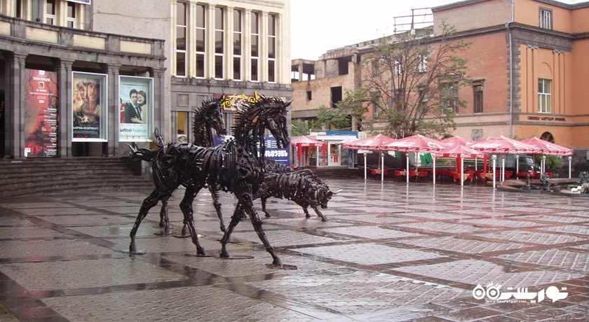 میدان شارل آزناوور -  شهر ایروان