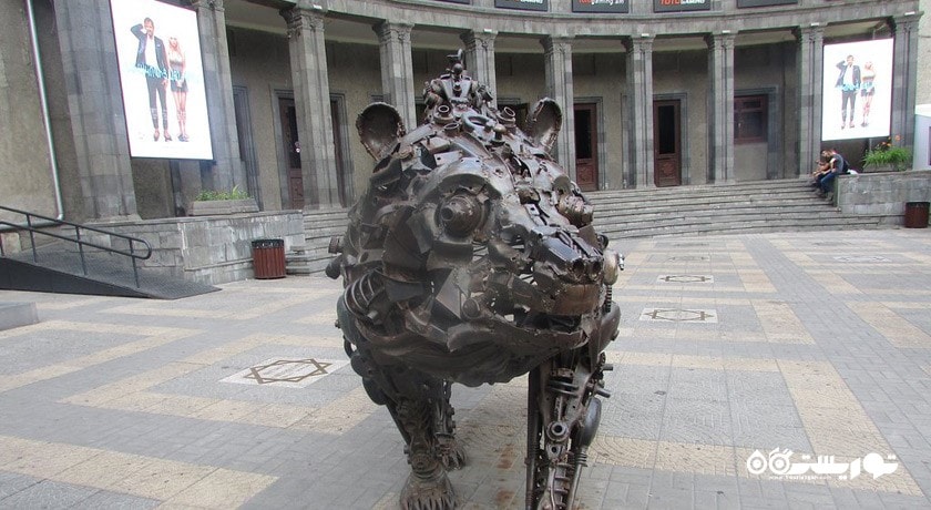 میدان شارل آزناوور -  شهر ایروان