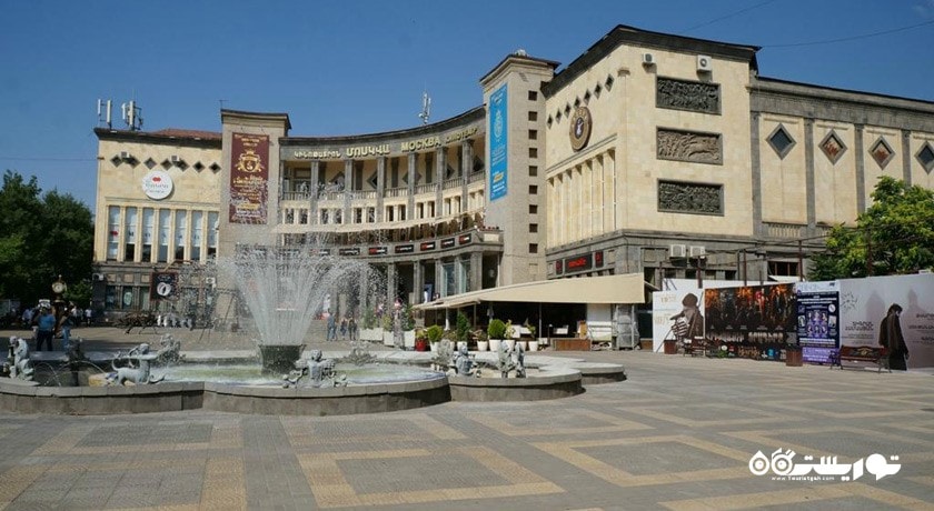  میدان شارل آزناوور شهر ارمنستان کشور ایروان