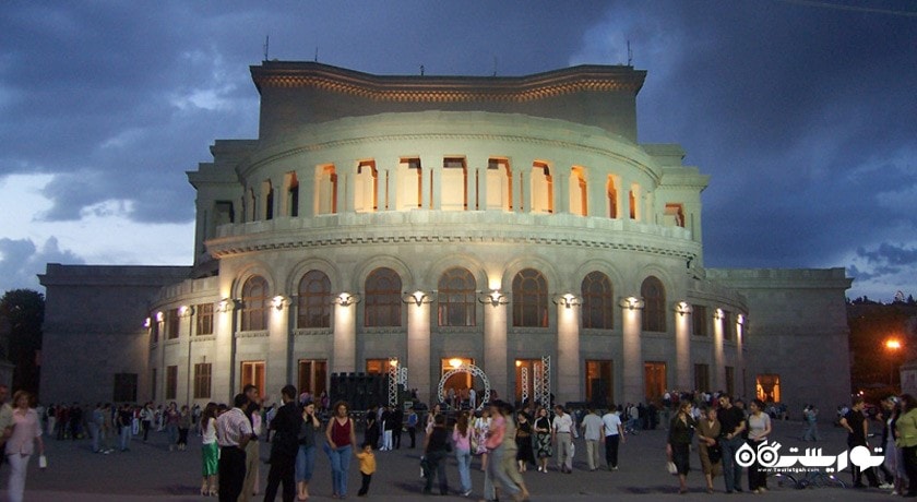 سرگرمی تالار اپرای ایروان شهر ارمنستان کشور ایروان