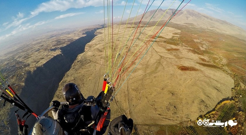سرگرمی پاراگلایدر در ارمنستان شهر ارمنستان کشور ایروان