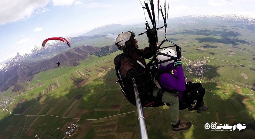 سرگرمی پاراگلایدر در ارمنستان شهر ارمنستان کشور ایروان