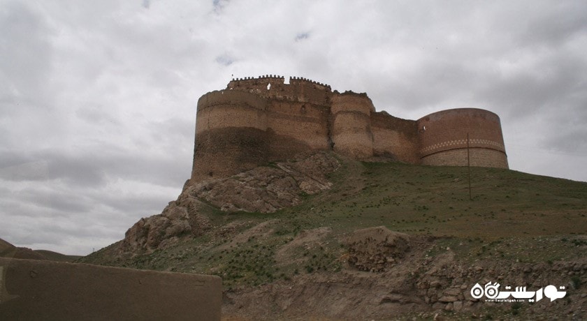 قلعه هوشاپ -  شهر وان
