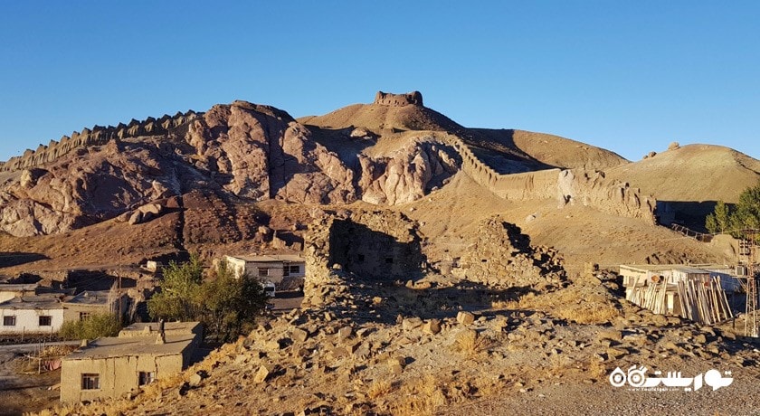 قلعه هوشاپ -  شهر وان