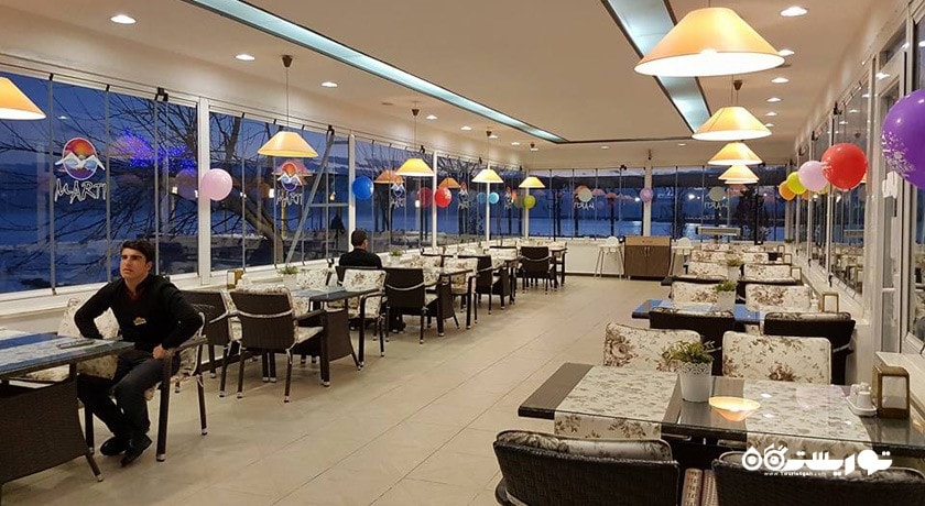 رستوران مارتی کافه شهر وان 