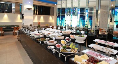 بوفه سلف سرویس رستوران کپتینز تیبل