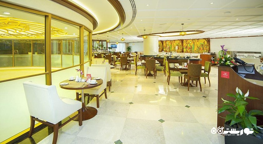 نمای رستوران بین المللی تیست