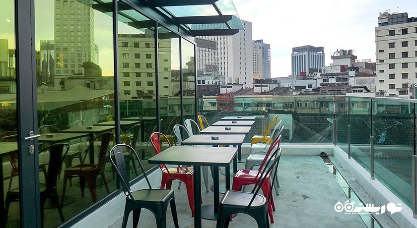 محوطه فضای باز رستوران روکوکو