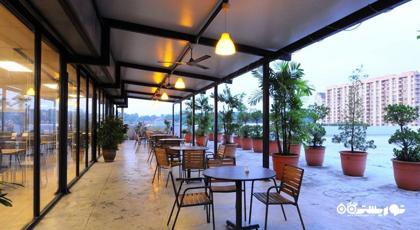 محوطه فضای باز رستوران هتل