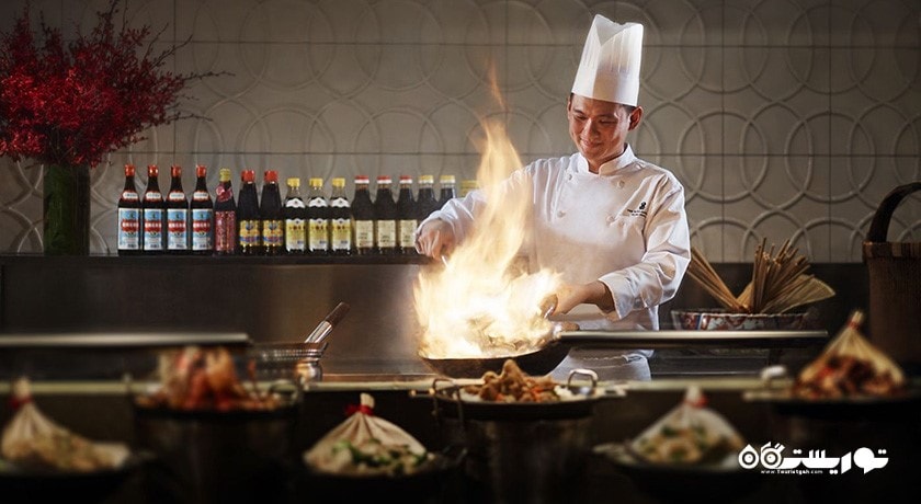 نمای آشپزخانه رستوران کولونی