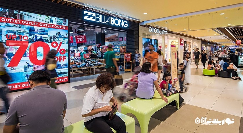 مرکز خرید آی ام ام اوت لت مال شهر سنگاپور کشور سنگاپور