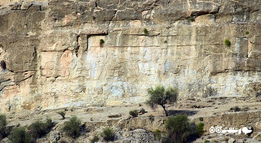  سنگ نگاره پیروزی اردشیر بابکان (نقش برجسته فیروزآباد) شهرستان فارس استان فیروز آباد