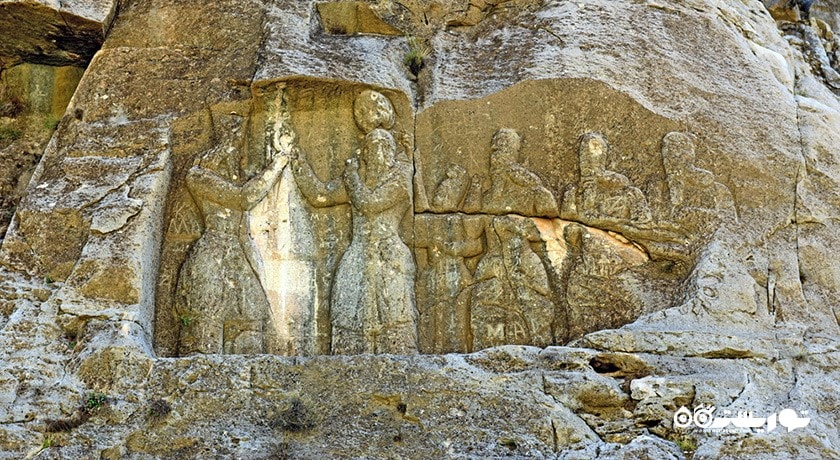  سنگ نگاره تاجگذاری اردشیر بابکان  شهرستان فارس استان فیروز آباد