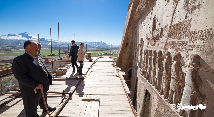 سنگ نبشته بیستون (کتیبه بیستون یا نقش برجسته داریوش) کجاست - شهرستان هرسین،  استان کرمانشاه - توریستگاه