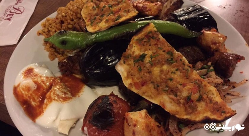 رستوران پاشا بی کباپچیسی شهر آنتالیا 