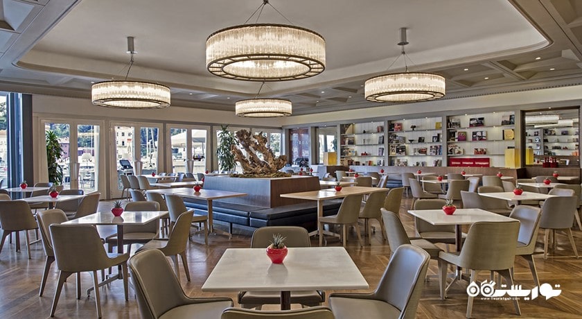 کافه و شیرینی پزی آر ای ای دی