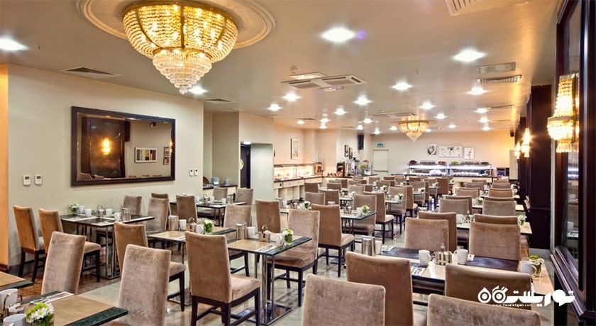 نمایی از رستوران و بار لو ورد