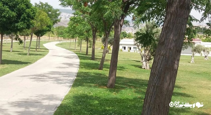 پارک زندگی دکتر اکرم آگورتال  -  شهر ازمیر