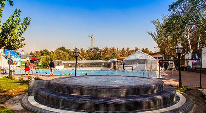 استخر چهار فصل باشگاه انقلاب -  شهر تهران