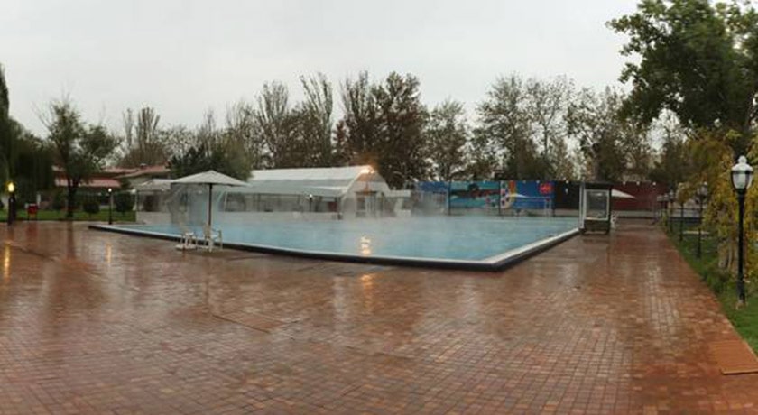 استخر چهار فصل باشگاه انقلاب -  شهر تهران