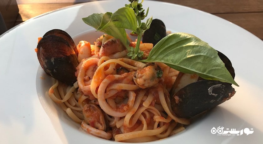 رستوران کافه رستوران آکواریوم شهر مارماریس 