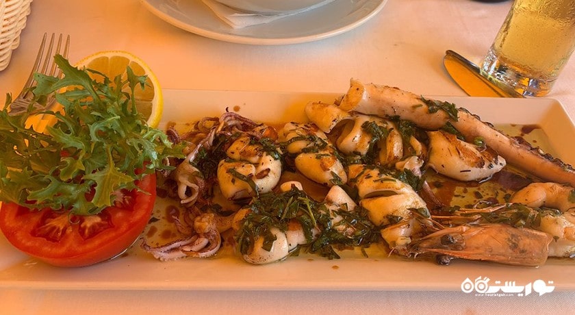 رستوران رستوران آناناس شهر مارماریس 