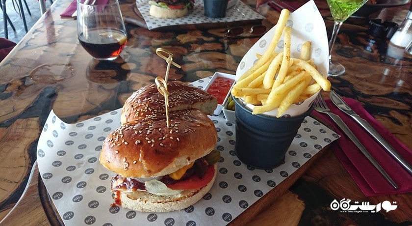 کافه رستوران پوکا بیچ -  شهر مارماریس