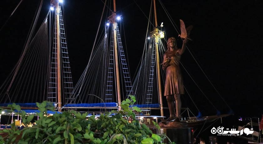 بار استریت مارماریس -  شهر مارماریس