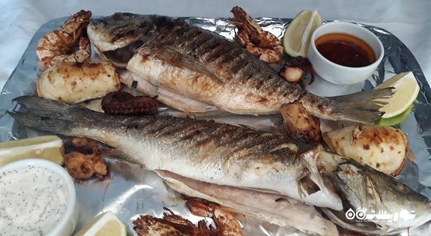 رستوران رستوران محل پدر و پسر و اسکله سوفراسی شهر آلانیا 