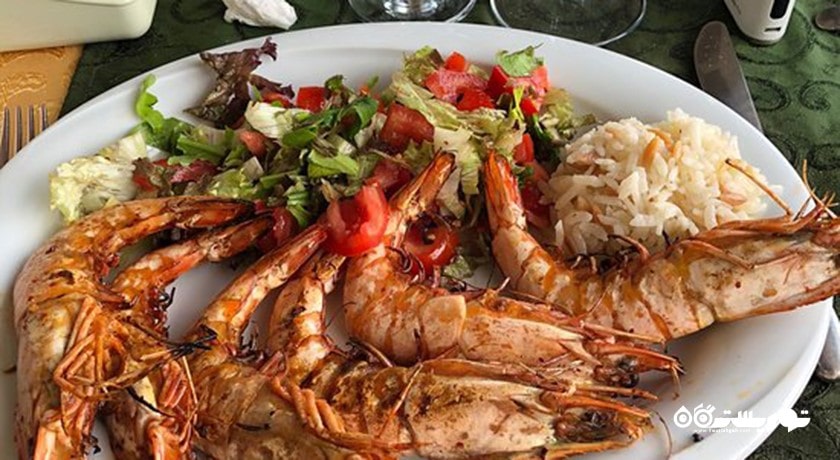 رستوران رستوران محل پدر و پسر و اسکله سوفراسی شهر آلانیا 