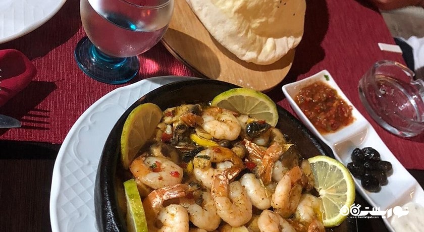 رستوران رستوران و بار حصیر شهر آلانیا 