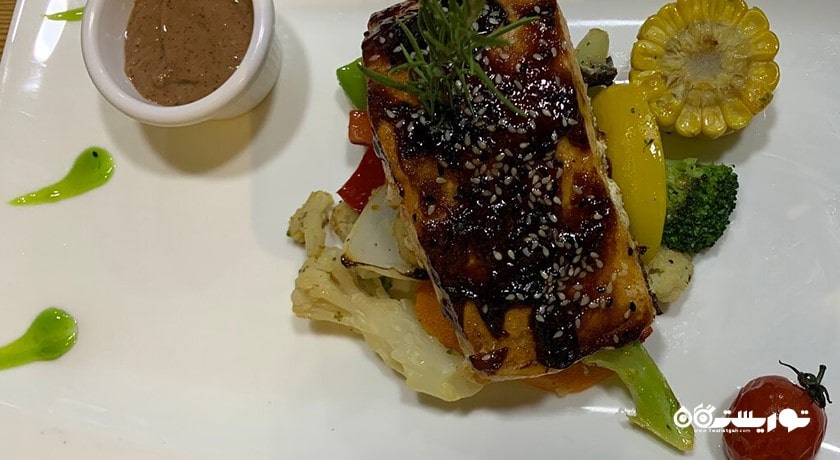 رستوران رستوران و بار حصیر شهر آلانیا 