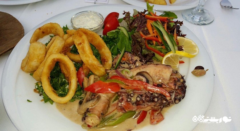 رستوران رستوران برج قرمز شهر آلانیا 