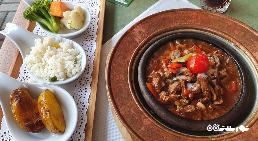 رستوران رستوران بای ام اچ فود اند درینکس شهر آلانیا 