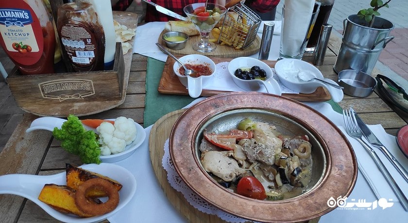 رستوران رستوران بای ام اچ فود اند درینکس شهر آلانیا 